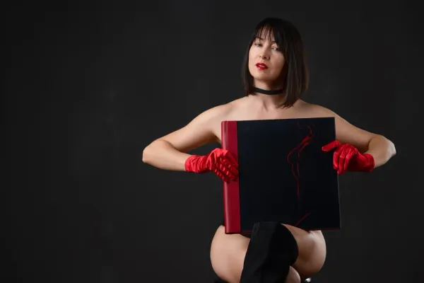 Boudoir Album Brand Empowers Boudoir Photographers